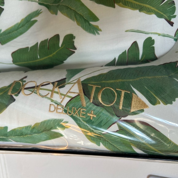Dockatot Deluxe Banana leaves. Like new! - Picture 2 of 4
